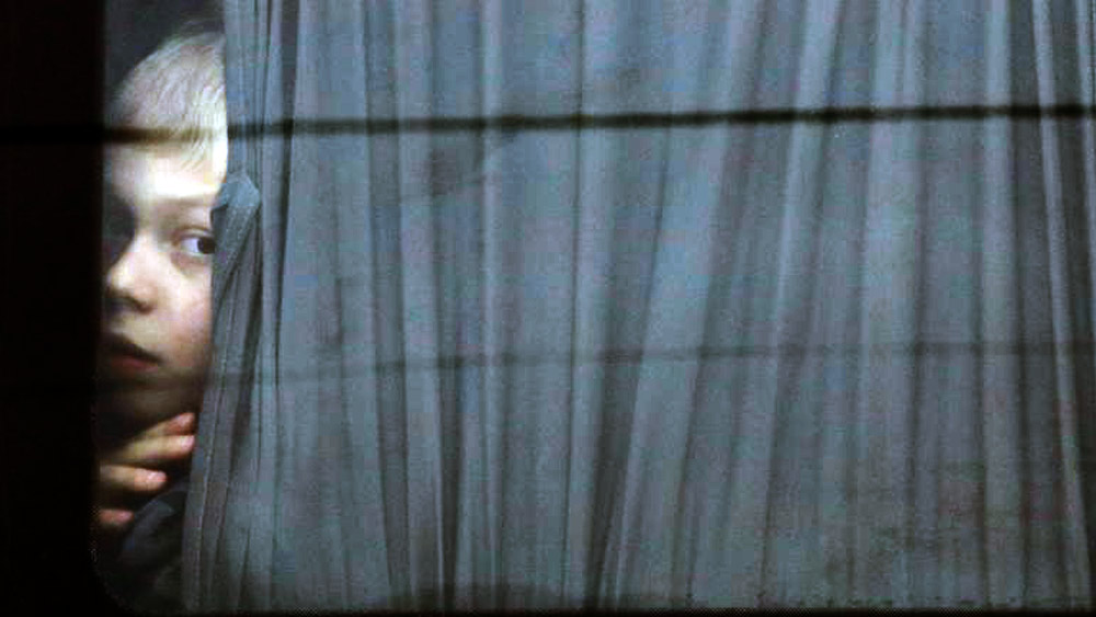 ইউক্রেনের হাসপাতালগুলি ২৪ ঘণ্টার মধ্যে অক্সিজেন শূন্য হতে পারে বলেও আশঙ্কা প্রকাশ করেছে বিশ্ব স্বাস্থ্য সংস্থা (হু)। এমতাবস্থায় ইউক্রেনকে রাশিয়ার বিরুদ্ধে ঘুরে দাঁড়াতে সাহায্যের হাত বাড়িয়েছে অনেক দেশ।