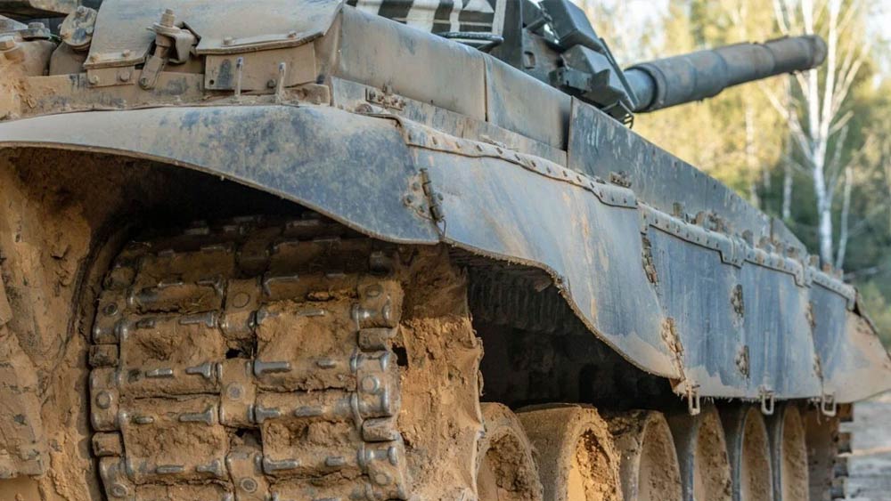 ইউক্রেন সরকারকে প্রাণঘাতী কিছু ভারী অস্ত্র এবং এবং প্রায় আড়াই হাজার কোটি টাকার ঋণ দিয়ে অর্থ সাহায্য পাঠাচ্ছে কানাডিয়ান সরকার।