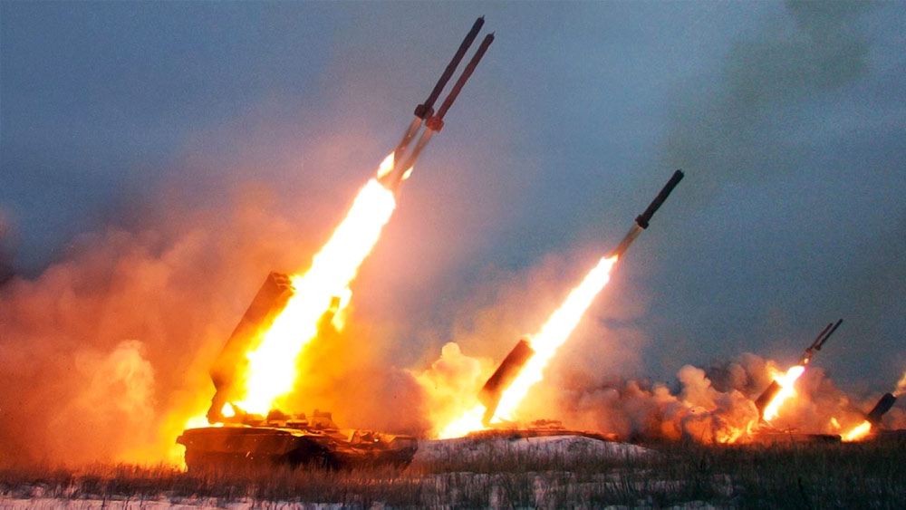 ইউক্রেনের উপর রুশ আগ্রাসন রুখতে জার্মান সরকার এক হাজার ট্যাঙ্ক-বিধ্বংসী অস্ত্র এবং ৫০০টি ভূমি থেকে আকাশে নিক্ষেপকারী মিসাইল সরবরাহের প্রতিশ্রুতি দিয়েছে। 