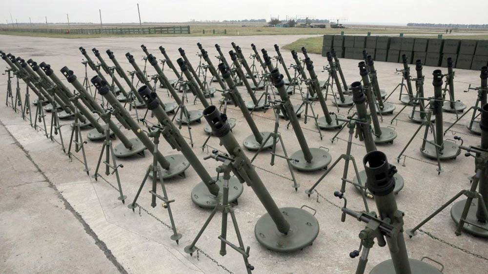 ব্রিটেনও ইউক্রেনকে সাঁজোয়া গাড়ি বিধ্বংসী কিছু অস্ত্র সরবরাহ করার সিদ্ধান্ত নিয়েছে। এ ছাড়াও ইউক্রেনকে কিছু প্রাণঘাতী অস্ত্র দিয়েও সাহায্য করবে ব্রিটেন। বুধবার এই সরবরাহ ইউক্রেনে পৌঁছতে পারে বলেই মনে করা হচ্ছে।