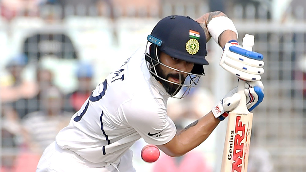 এখনও পর্যন্ত খেলা ৯৯টি টেস্টের মধ্যে কোহলী নেতা হিসেবে খেলেছেন ৬৮টি টেস্টে। ফলে বেশির ভাগ নজিরই টেস্ট অধিনায়ক হিসেবে। দীর্ঘ দিন পর তাঁকে অন্য কোনও অধিনায়কের অধীনে খেলতে দেখা যাবে।