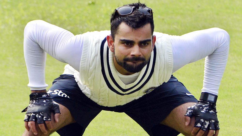 টানা চার টেস্ট সিরিজে দ্বিশতরান করার নজির রয়েছে কোহলীর। ওয়েস্ট ইন্ডিজ, ইংল্যান্ড, নিউজিল্যান্ড এবং বাংলাদেশের বিরুদ্ধে এই রেকর্ড গড়েছিলেন তিনি।