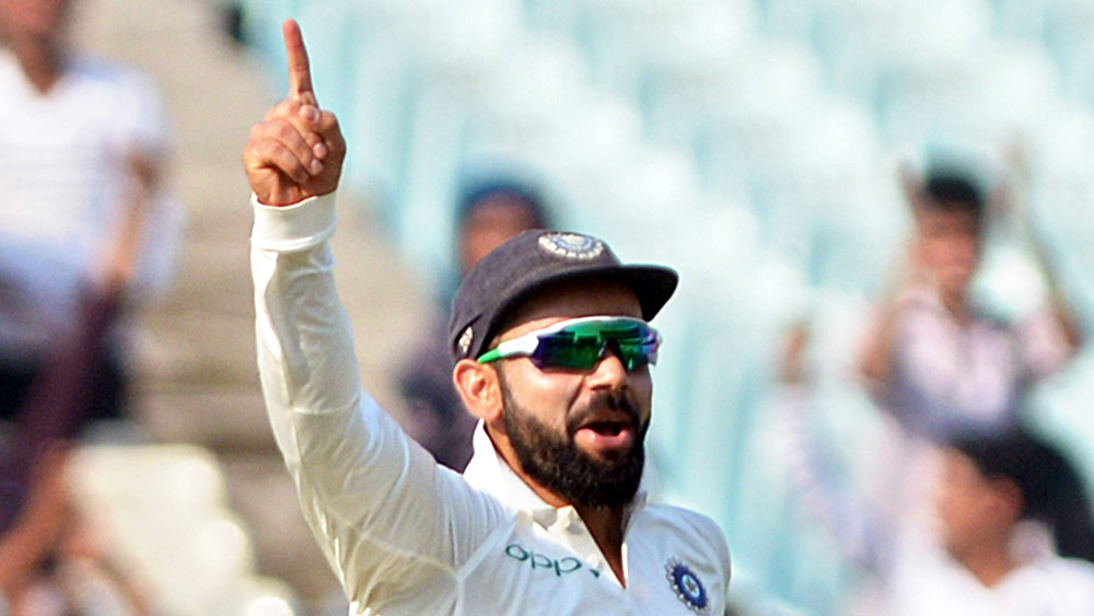 টেস্টে অধিনায়ক হিসেবে ভারতীয়দের মধ্যে সব থেকে বেশি বার নেতৃত্ব দিয়েছেন কোহলী। সব থেকে বেশি জেতার নজিরও তাঁর। ৬৮টি টেস্টে নেতৃত্ব দিয়ে জিতেছেন ৪০ বার।