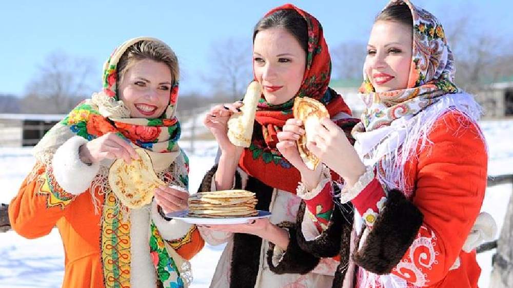 এই পরব যতটা ধার্মিক অনুষ্ঠান ততটাই লোক উৎসবও বটে! 