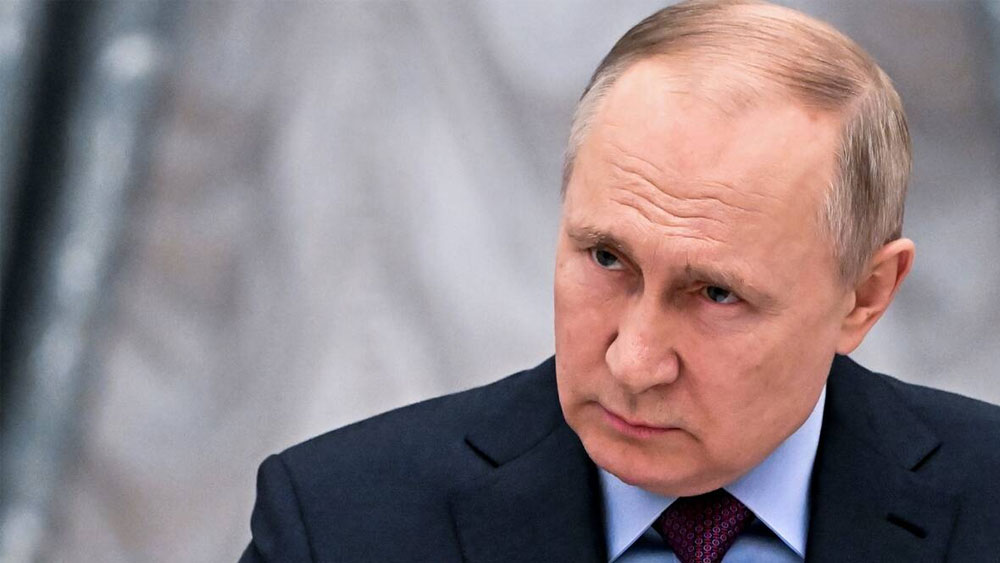 ইউক্রেন আক্রমণের এক সপ্তাহের ম‌ধ্যেই দেশের পরমাণু অস্ত্রদলকে তৈরি রাখার নির্দেশ দিয়েছেন রাশিয়ার প্রেসিডেন্ট ভ্লাদিমির পুতিন।