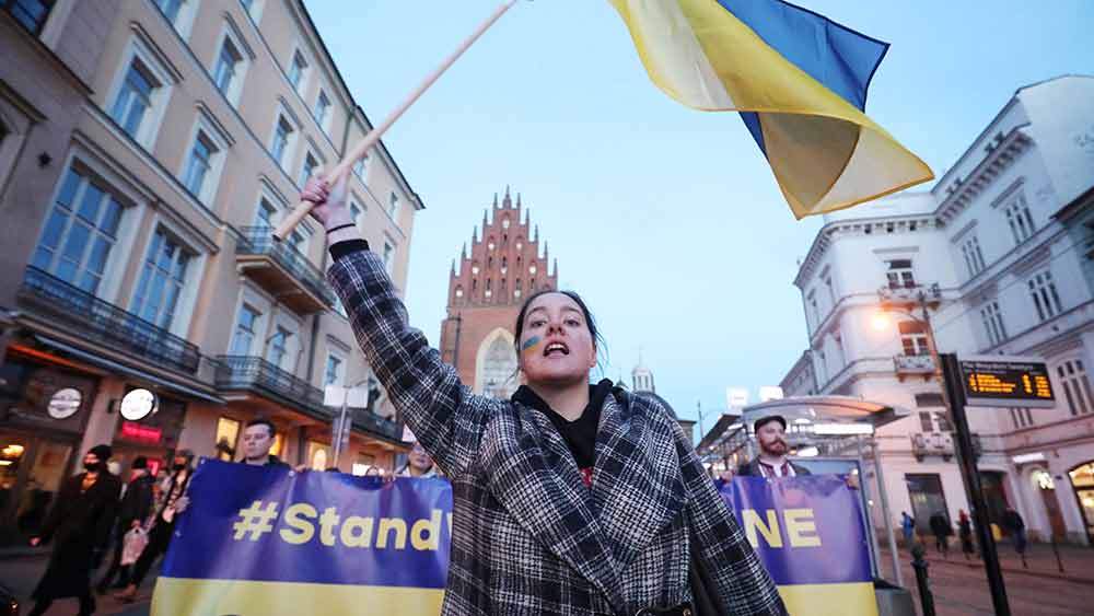চেক প্রজাতন্ত্রের বহু শহরে রাশিরার সরকারের বিরুদ্ধে আওয়াজ উঠেছে। ১৯৬৮ সালে তৎকালীন সময়কার অবিভক্ত চেকোস্লোভাকিয়ায় রাশিয়ান হামলার কথা মনে করিয়ে দিয়েছেন প্রাগ বা বর্নো শহেরর বাসিন্দারা। 