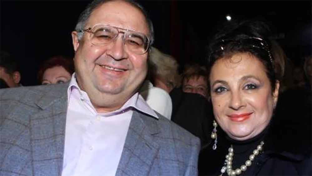 ব্রিটিশ সংবাদমাধ্যমের আরও দাবি, দেশ ছাড়তে উঠেপড়ে লেগেছেন ৬৮ বছরের উসমানভের স্ত্রী ইরিনা ভাইনের এবং ভাইপো সারভার ইসমাইলভও।