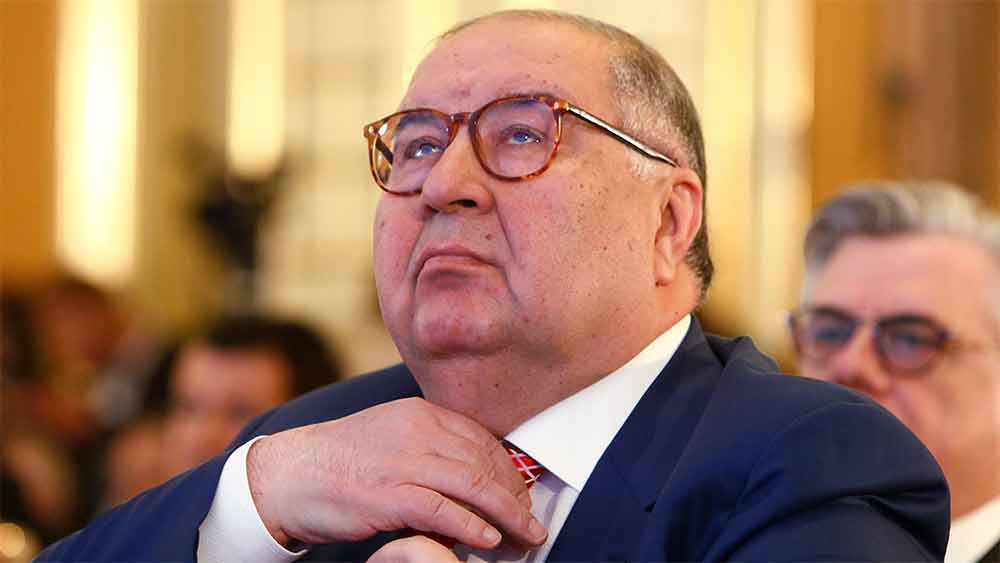 সাবেক সোভিয়েতের পতনের পর উসমানভের ভাগ্যও বদলে যায়। বিভিন্ন ধাতব খনির মালিকানা, মোবাইল ফোন, সংবাদমাধ্যম-সহ একাধিক ব্যবসা এবং নানা ক্ষেত্রে বিনিয়োগের জেরে ফুলেফেঁপে ওঠেন তিনি। শোনা যায়, তাঁর সম্পত্তির পরিমাণ এক হাজার ৪০০ কোটি পাউন্ড।