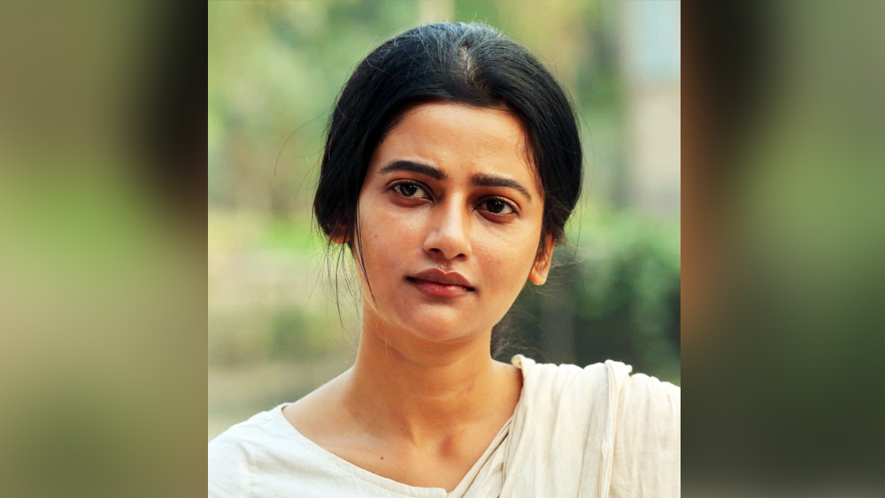 পার্বতী  হয়ে  উঠেছেন ঊষসী।