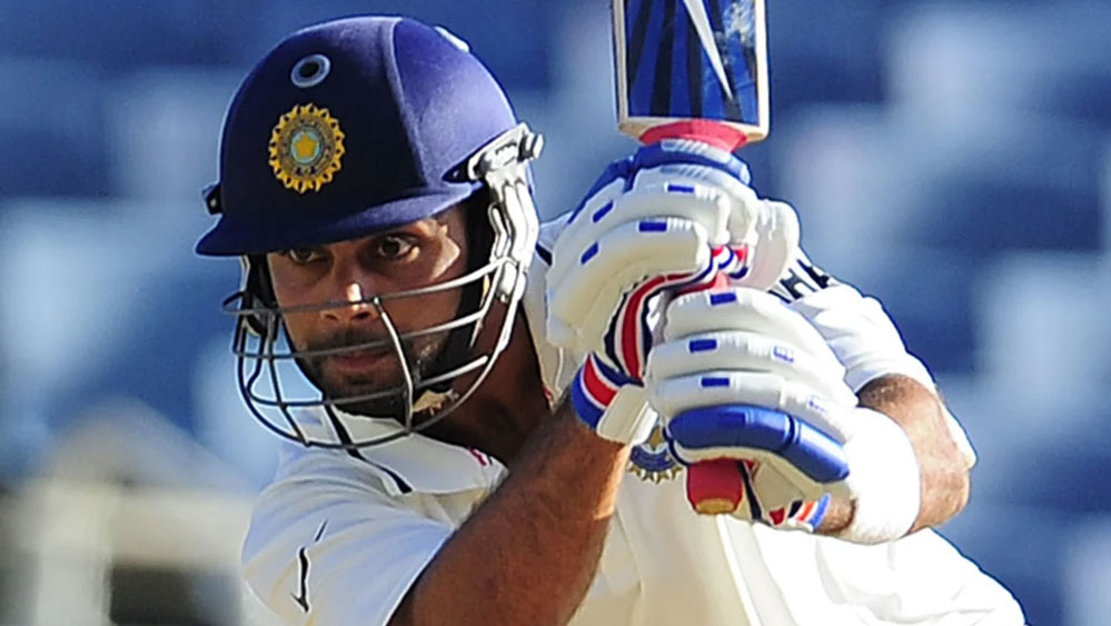 কেরিয়ারের প্রথম টেস্ট ম্যাচে তাঁর পারফরম্যান্স তেমন মারকাটারি কিছু ছিল না। সেই ম্যাচে বিশেষ রান পাননি কোহলী। পাঁচ নম্বরে ব্যাট করতে নেমে প্রথম ইনিংসে করেন ৪ রান। দ্বিতীয় ইনিংসে একই জায়গায় ব্যাট করতে নেমে করেন ১৫ রান। তিনি রান না পেলেও ভারতের জিততে কোনও অসুবিধা হয়নি। ৬৩ রানে ম্যাচ জিতেছিল ভারত।