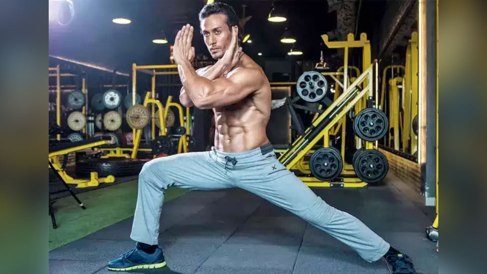 শুধু বিলাসবহুল বাড়িই নয়। মার্শাল আর্টে অভিজ্ঞ টাইগারের দখলে সুপার ফাইট লিগের দল বেঙ্গালুরু টাইগার্সেরও সহ-মালিকানা। বিশ্বের শীর্ষস্থানীয় এই আন্তর্জাতিক মার্শাল আর্ট প্রতিযোগিতার সঙ্গেও তিনি যুক্ত। দুয়ে মিলে তাঁর উপার্জনের পরিমাণ প্রায় ২০০ কোটি টাকা! 