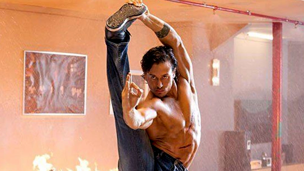 ইগার নিজেও মার্শাল আর্টে যথেষ্ট দক্ষ। ২০১৪ সালে তাইকোন্ড-র ফিফথ ডিগ্রি ব্ল্যাক বেল্ট অর্জন করেন তিনি। বিভিন্ন অ্যাকশন দৃশ্যের জন্য সহ-অভিনেতাদের প্রস্তুতিতেও মাঝেমধ্যেই সাহায্য করতে দেখা যায় তাঁকে। 