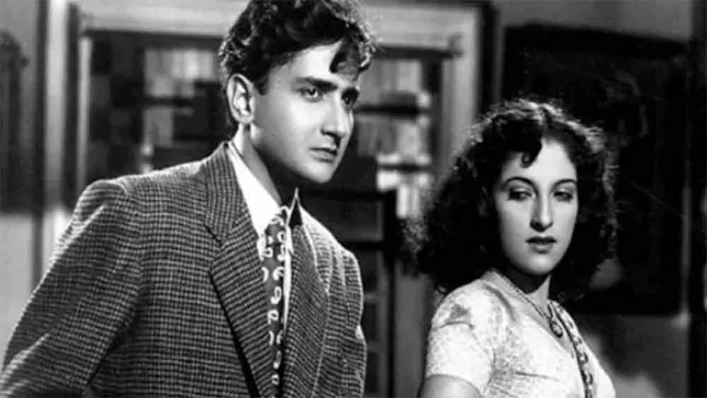 এককালে বলিউডি পর্দায় ভরত ভূষণের সঙ্গে মীনা কুমারী, মধুবালা বা নূতনের জুটি বেশ জমে গিয়েছিল। ভরত ভূষণের ‘বৈজু বাওরা’ বা ‘চিত্রলেখা’-কে ধ্রুপদী হিন্দি ছবির তালিকায় রাখেন অনেকেই। 