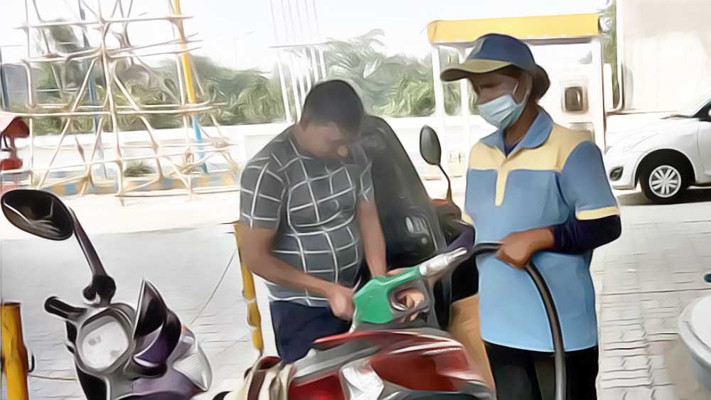 সকাল থেকে বিকাল পর্যন্ত ঠায় দাঁড়িয়ে থাকতে হয়।