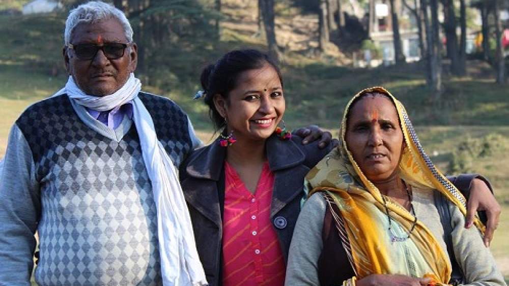 মীনা কোতোয়াল: মীনা কোতোয়াল দিল্লির এক জন প্রতিষ্ঠিত সাংবাদিক। একাধিক জাতীয় ও আন্তর্জাতিক সংবাদ সংস্থায় কাজ করেছেন। মীনা স্নাতক ও স্নাতকোত্তর পাঠ নিয়েছেন যথাক্রমে জামিয়া মিলিয়া ইসলামিয়া বিশ্ববিদ্যালয় ও ইন্ডিয়ান ইনস্টিটিউট অব মাস কমিউনিকেশন থেকে। এমফিল করেছেন বাবাসাহেব ভিমরাও আম্বেদকর কেন্দ্রীয় বিশ্ববিদ্যালয়ে।