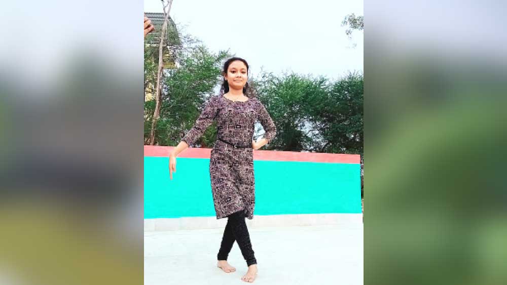 Saptaparni is moving forward despite having eye problems