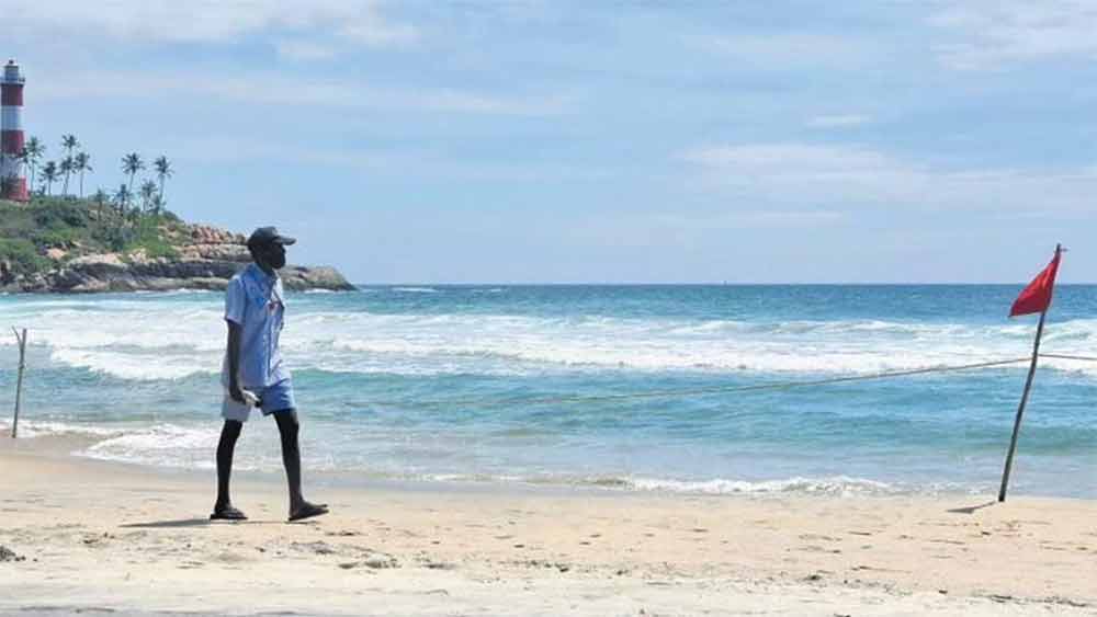 ১০টি লাক্সারি বাস বিক্রি করার জন্য জোসেফের আর্তিতে সাড়া দিয়েছিলেন ওই সংগঠনের কর্তৃপক্ষ। ফেসবুকে তাঁরা জোসেফের হয়ে বিজ্ঞাপন দিয়েছেন, ‘ট্যুরিস্ট বাস বিক্রি রয়েছে প্রতি কেজি ৪৫ টাকা।’ 