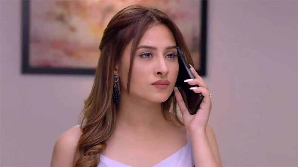 ‘বিগ বস্‌’-এর ১৩তম মরসুমে সবচেয়ে জনপ্রিয় প্রতিযোগী ছিলেন মাহিরা শর্মা। ফলে নিজের সিরিজের মুখ্য চরিত্রের জন্য তাঁর দিকে নাকি নজর ছিল একতার। মাহিরার কাছে সে প্রস্তাবও পাঠান তিনি। তার পর ‘নাগিন’-এর জন্য অডিশন দিয়েছিলেন মাহিরা। 