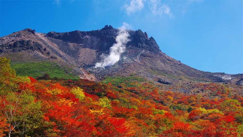 অনেকের বিশ্বাস, ওই পাথরগুলির মধ্যে মূল খণ্ডটি মাউন্ট নাসুর আগ্নেয়গিরির কাছাকাছি এলাকায় পড়েছিল। ১৯৫৭ সালে ওই পাথরটিকে ঐতিহ্যবাহী স্থল বলে ঘোষণা করা হয়।