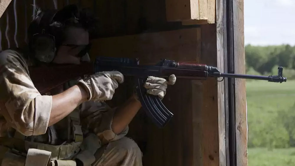 সম্প্রতি তিনি বলেন, ‘‘ইউক্রেনকে ধ্বংস হতে দেখে মনে হচ্ছিল আমার নিজের সন্তান কষ্টে আছে।’’ আর সেই কারণেই তিনি কিভ সরকারকে সাহায্য করার সিদ্ধান্ত নিয়েছেন বলে তিনি জানান।