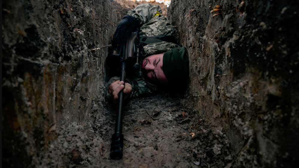 মানবিকতার খাতিরেই তিনি এই যুদ্ধে ইউক্রেনের পক্ষ নিতে চলেছেন বলেও তিনি জানান।