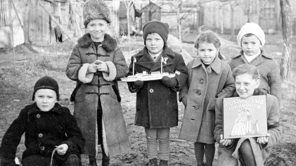 এর পরই তিনি এই  শরণার্থীদের জামনগরের কাছে বালাচাঁদি গ্রামে থাকার ব্যবস্থা করেন। তাঁদের অন্ন-বস্ত্রেরও দায়িত্ব নেন মহারাজা।