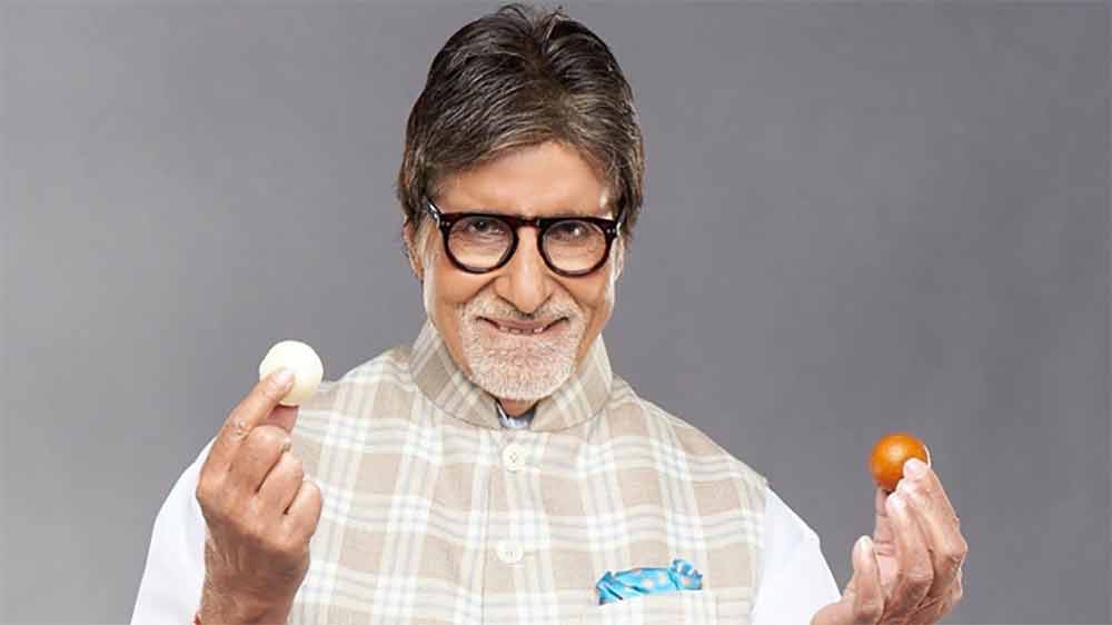 নিন্দকেরা বলেন, বলিউডে সফল হতে গেলে ‘গ়ডফাদার’ থাকাটা খুবই জরুরি। আর সেই ‘গডফাদার’-এর নাম যদি হয় অমিতাভ বচ্চন! তবে তো সোনায় সোহাগা। নিশ্চয়ই সাফল্যের শিখরে পৌঁছে যাবেন।