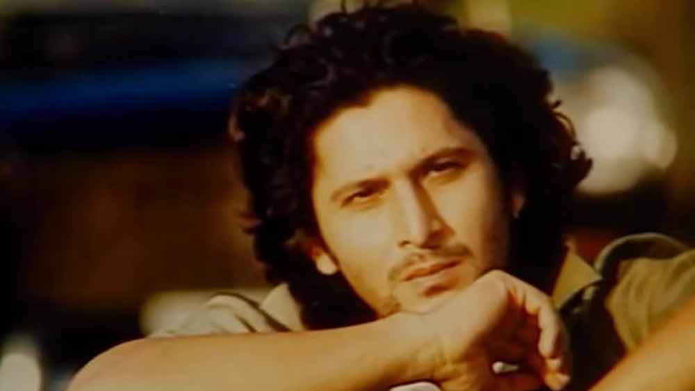 আরশাদ বলেন, ‘‘ওই সময় (মুন্নাভাই)-এর পর কোনও ছবির অফার পাচ্ছিলাম না। ভাবতাম, লোকজন কি আমার কাজ পছন্দ করেননি? হাতে একটাও ছবি নেই কেন? ‘মুন্নাভাই... ’-এর পরিচালক রাজু হিরানিকে জিজ্ঞাসা করেছিলাম, আমার অভিনয় কি ভাল হয়নি? রাজু বলেছিলেন, ‘দুর্দান্ত কাজ হয়েছে!’ তা হলেও কাজ পাচ্ছিলাম না কেন?’’