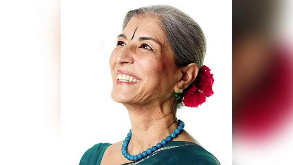 বছর দশেক আগে গীতার জীবনে নতুন মোড় এসেছিল। সে সময় গীতার কাছে চিকিৎসা করাতে এসেছিলেন এক ইতালীয় ফটোগ্রাফার। গীতার সঙ্গে আলাপের পর জানতে চেয়েছিলেন, তাঁর হয়ে মডেলিং করবেন কি না।