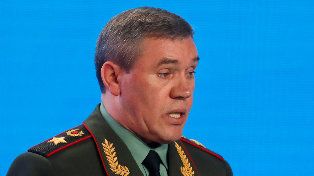 ২০১২ সাল থেকে রাশিয়ার সশস্ত্র বাহিনীর প্রধান হিসাবে দায়িত্ব সামলাচ্ছেন ভ্যালেরি জেরাসিমভ। পুতিনের সামরিক অভিযানের পিছনে তিনিই নাকি অন্যতম মগজাস্ত্র। গত মাসে বেলারুশে সামরিক মহড়ার তত্ত্বাবধানেও ছিলেন জেরাসিমভ। 