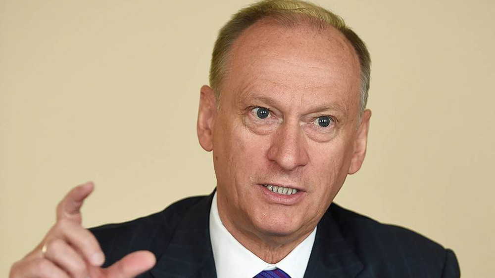 এককালে সোভিয়েত ইউনিয়নের গুপ্তচর সংস্থা কেজিবি-র সর্বেসর্বা ছিলেন পাতরুশেভ। তবে সোভিয়েতের পতনের পর ১৯৯৯ থেকে ২০০৮ সাল পর্যন্ত ফেডেরাল সিকিউরিটি সার্ভিস (এফএসবি) দায়িত্বভার গ্রহণ করেন। ইউনিভার্সিটি কলেজ লন্ডনের সহকারী অধ্যাপক তথা রাশিয়ার রাজনৈতিক বিষয়ের বিশেষজ্ঞ বেন নোবলের মতে, ‘‘পাতরুশেভের মতো ক্ষুরধার কমই রয়েছেন। পশ্চিমী দেশগুলি যে রাশিরার পিছনে উঠেপড়ে লেগেছে বলেই মনে করেন পাতরুশেভ।’’