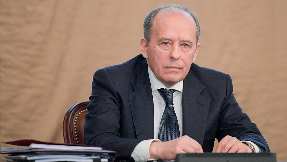 নিকোলাই পাতরুশেভের পর এফএসবি দায়িত্বে এসেছিলেন আলেকজান্ডার বর্তনিকভ। নিজের সুরক্ষায় বিশেষ বাহিনীও রয়েছে তাঁর। পুতিনের এই ঘনিষ্ঠ সহযোগীর বিরুদ্ধে অভিযোগ, গত বছরে রাশিয়ার নাগরিক সমাজের বিরুদ্ধে অভিযানে নেমেছেন তিনি। সরকার বিরোধী কণ্ঠরোধ করার জন্য যথেচ্ছ আটক ও ধরপাকড় চালিয়েছেন বলেও বর্তনিকভের বিরুদ্ধে অভিযোগ উঠেছে।