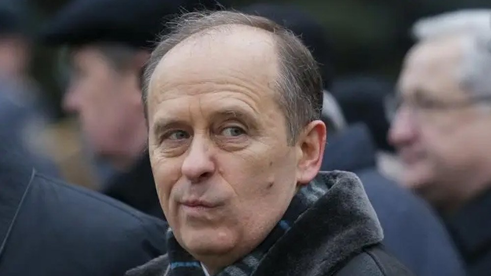 পুতিনের অত্যন্ত ঘনিষ্ঠ বলে পরিচিত বর্তনিকভ কি বকলমে যাবতীয় ক্ষমতার অধিকারী? বেন নোবলের সাবধানী জবাব, ‘‘রাশিয়ায় কার সিদ্ধান্ত কার্যকর হচ্ছে, সে বিষয়ে আমরা আত্মবিশ্বাসের সঙ্গে কোনও মন্তব্য করতে পারি না।’’