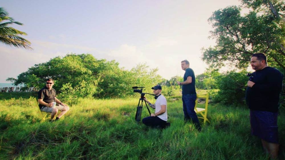 কফি কায়ে আকারে ছোট হলেও এই দ্বীপের প্রাকৃতিক সৌন্দর্য্য নাকি দেখার মতো। তাই আগামী দিনে কফি কায়েকে পর্যটন ক্ষেত্র বানানোর কথাও ভাবছেন গ্যারেথ আর মার্শাল। তবে সবার আগে দ্বীপটিকে দেশ বানাতে চান তাঁরা।