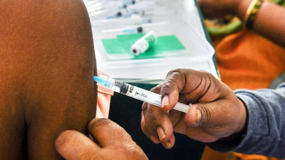 দেশে শুরু হতে চলেছে ১২-১৪ বছর বয়সিদের টিকাকরণ, প্রবীণদের বুস্টার টিকা: কেন্দ্র