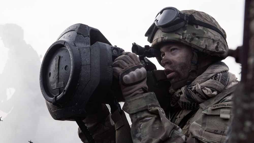 অত্যাধুনিক রূপের লাইট অ্যান্টি-ট্যাঙ্ক ওয়েপন (এএলএডব্লিউ)-কে এ যুদ্ধের ময়দানে নামিয়েছে ইউক্রেন। প্রায় ৮০০ মিটার দূর পর্যন্ত লক্ষ্যভেদে সক্ষম এই অস্ত্র আানা হয়েছিল ব্রিটেন থেকে। এটিও শত্রুপক্ষের সাঁজোয়া গাড়ি ওড়ানোর কাজে ব্যবহার করা হচ্ছে।