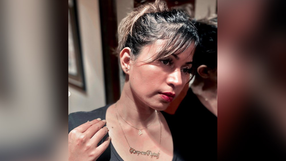 পড়ুয়াদের নিরাপদে দেশে ফিরিয়ে আনতে পেরে তৃপ্ত শিবানী। তিনি বলেন, ‘‘বিমানবন্দরে সকলেই আমাদের জন্য গলা ফাটাচ্ছিলেন। আমি অভিভূত। বেশ গর্বও হচ্ছিল। ওই শোরগোলের মাঝে সবচেয়ে জোরে চেঁচাচ্ছিল আমার মা-বাবা। বলেছিল, ‘সাবাশ!’’’