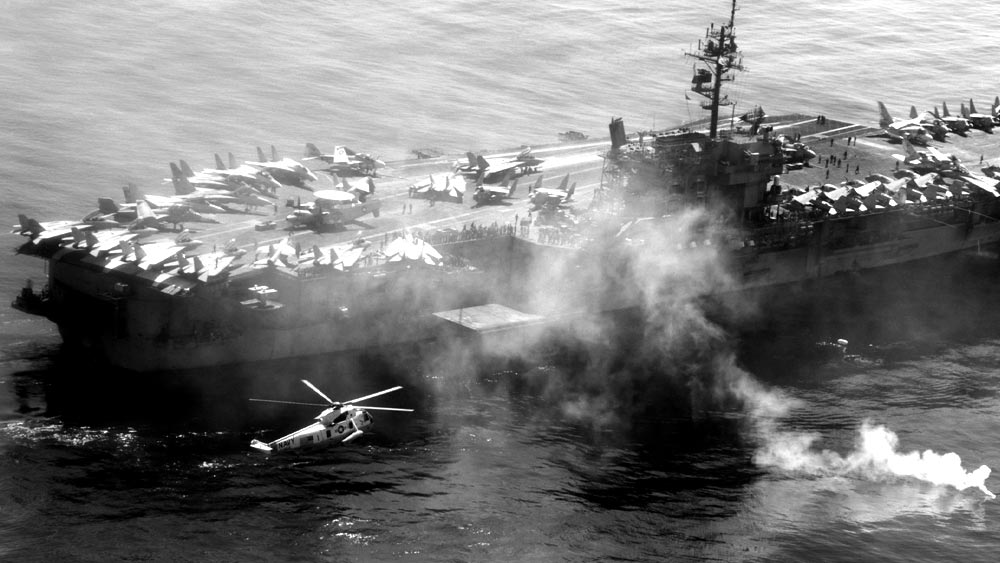 এই বিমানবাহী জাহাজ এক হাজার ৪৭ ফুট লম্বা এবং ২৫২ ফুট চওড়া।