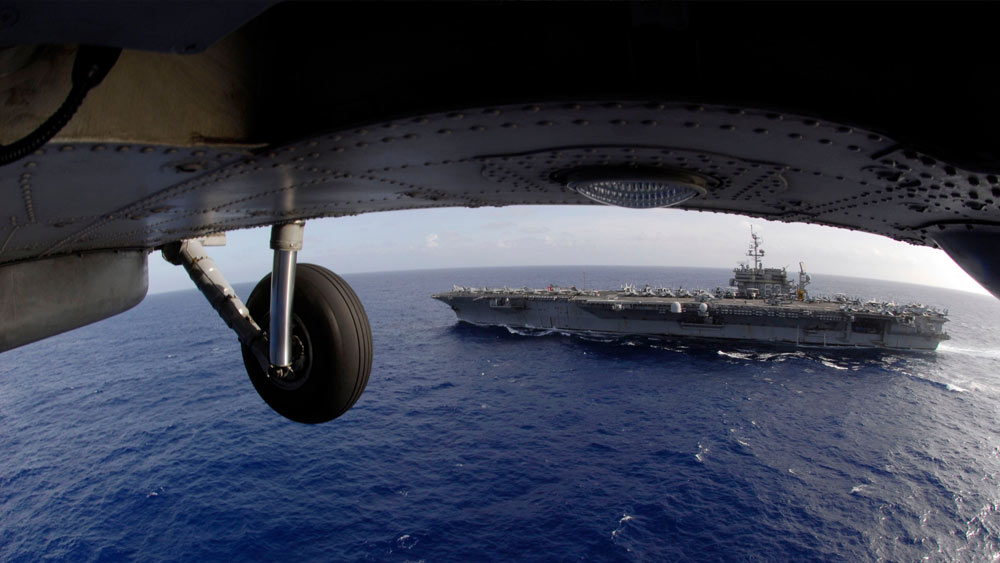 কিটি হক-ই আমেরিকার শেষ তেলচালিত বিমানবাহী জাহাজ। এর পর থেকে সব বিমানবাহী জাহাজই পরমাণু-শক্তি চালিত। 