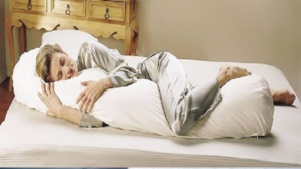 Sleeping What happens if you sleep with bolsters between your knees