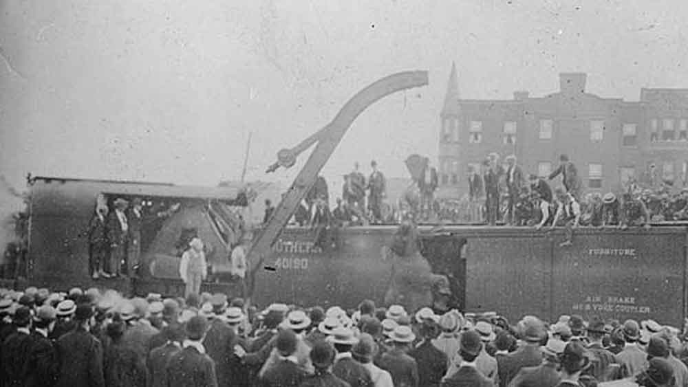 ১৩ সেপ্টেম্বর ট্রেনে করে আহত মেরিকে নিয়ে যাওয়া হয়েছিল ইউনিকয় কাউন্টিতে। সেখানে মেরির ফাঁসি দেখতে হাজির হয়েছিল বাচ্চা-বুড়ো মিলিয়ে আড়াই হাজারের বেশি মানুষ।  