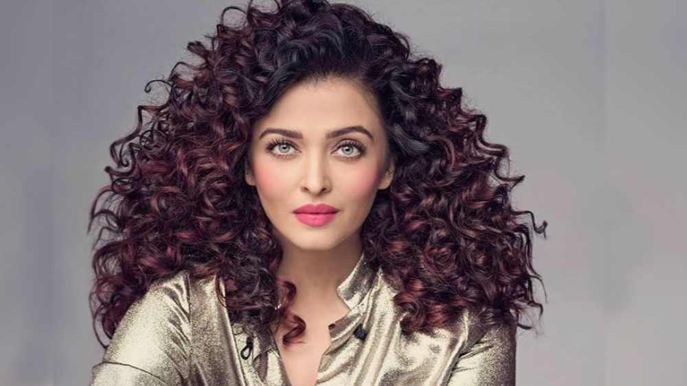 অনেকেই ভেবে নিয়েছিলেন বচ্চন পরিবারের পুত্রবধূ হয়তো তেমন কোনও অভিজ্ঞতার মুখোমুখি হননি। এক দিকে বিশ্বসুন্দরীর খেতাব, অন্য দিকে তারকাদের সঙ্গে সম্পর্ক, তারপর বচ্চন পরিবারের একজন হয়ে ওঠা ঐশ্বর্যাকে হয়তো কু প্রস্তাব দেওয়া তত সহজ ছিল না।