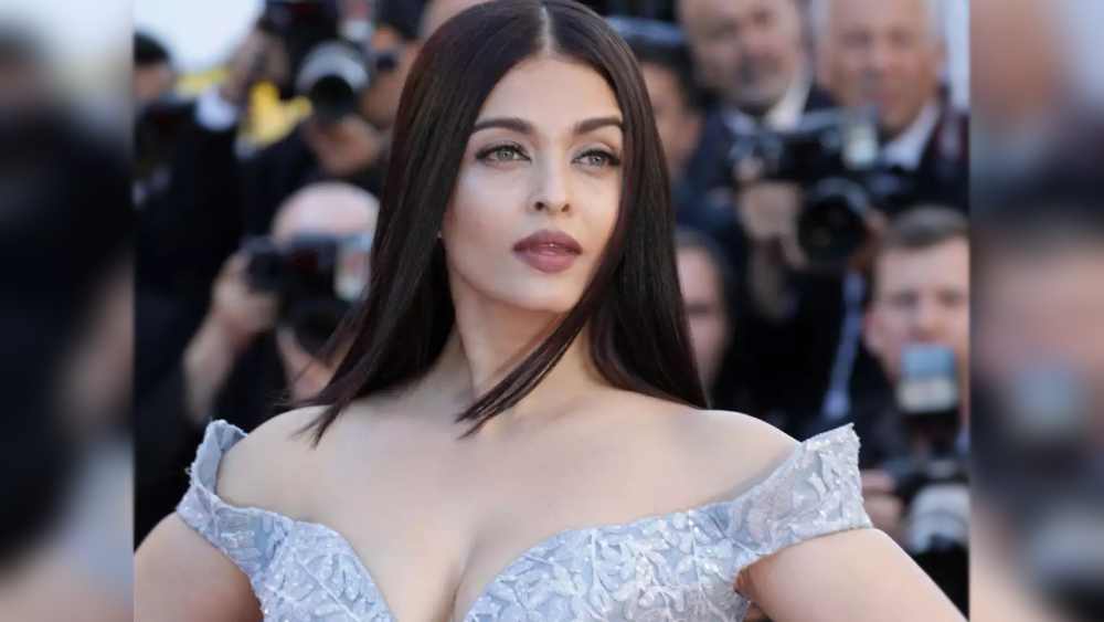 কিন্তু ধারণাটি যে পুরোপুরি ঠিক নয়, তা সম্প্রতি জানা গেল ঐশ্বর্যার এক প্রাক্তন ম্যানেজারের বয়ানে।