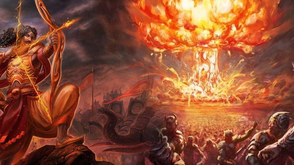 আটলান্টিসের কাহিনি থেকে যদি আবার চলে আসা যায় ‘মহাভারত’-এ, তবে দেখা যাবে কুরুক্ষেত্র যুদ্ধে এমন কিছু অস্ত্রের বর্ণনা রয়েছে, যা আধুনিক সমরাস্ত্রের সঙ্গে তুলনীয়। ক্রিস্টোফার সি ডয়েল-বর্ণিত ‘বিমান পর্ব’-তেও সেই সব অস্ত্রের ভাঁড়ারের কথা বলা হয়েছিল। এখানে রইল ‘মহাভারত’-এ বর্ণিত কিছু আশ্চর্য অস্ত্রের কথা।