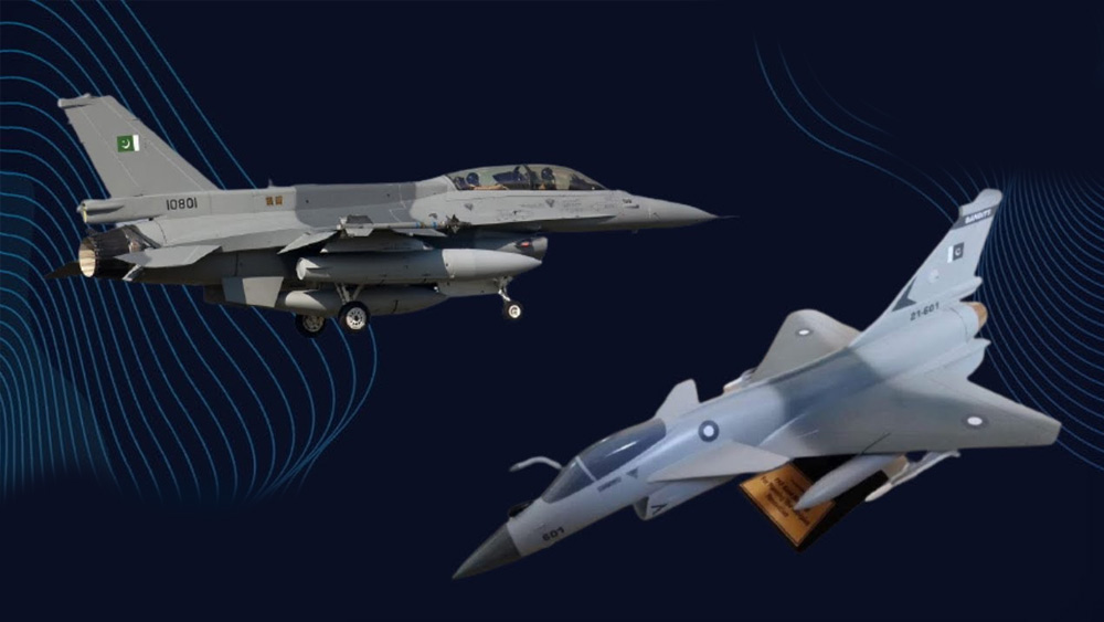 রাফাল বিমানের উড়ান ক্ষমতাও জে-১০সি-র থেকে অনেকটাই বেশি। উড়ান শুরু হওয়া থেকে শেষ হওয়া পর্যন্ত সর্বোচ্চ তিন হাজার ৭০০ কিলোমিটার উড়ে যেতে পারে রাফাল। সেই ক্ষেত্রে জে-১০সি-র উড়ান ক্ষমতা এক হাজার ৮৫০ কিলোমিটার।