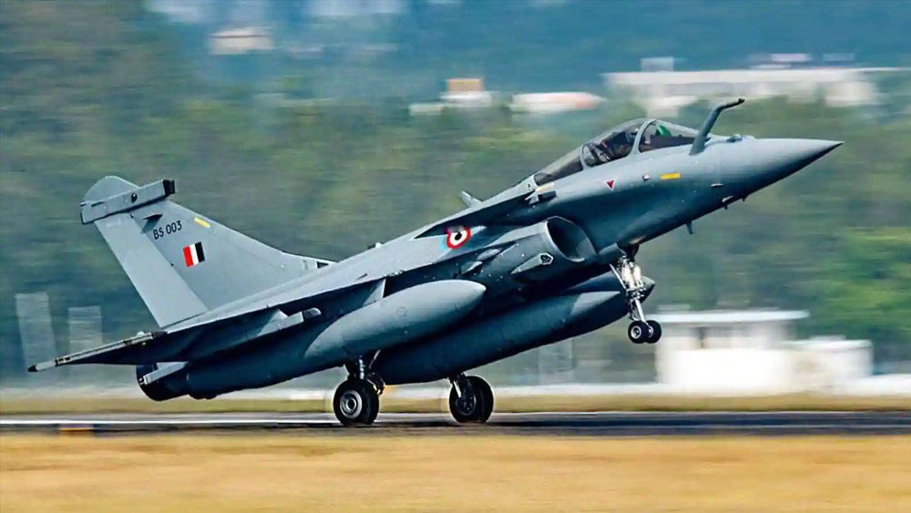 প্রত্যক্ষ সামরিক সঙ্ঘাত ছাড়াও একাধিকবার আরও ছোটখাটো সঙ্ঘাতে জড়িয়েছে ভারত-পাকিস্তান। এ ছা়ড়াও কাশ্মীর নিয়ে আজন্মকাল ধরে চলে আসা বিতর্কের ইতি টানতে পাছে আবার সামরিক সঙ্ঘাতে নামতে হয়, এই ভেবেই নিজেদের শক্তিশালী করেছে দুই দেশই।