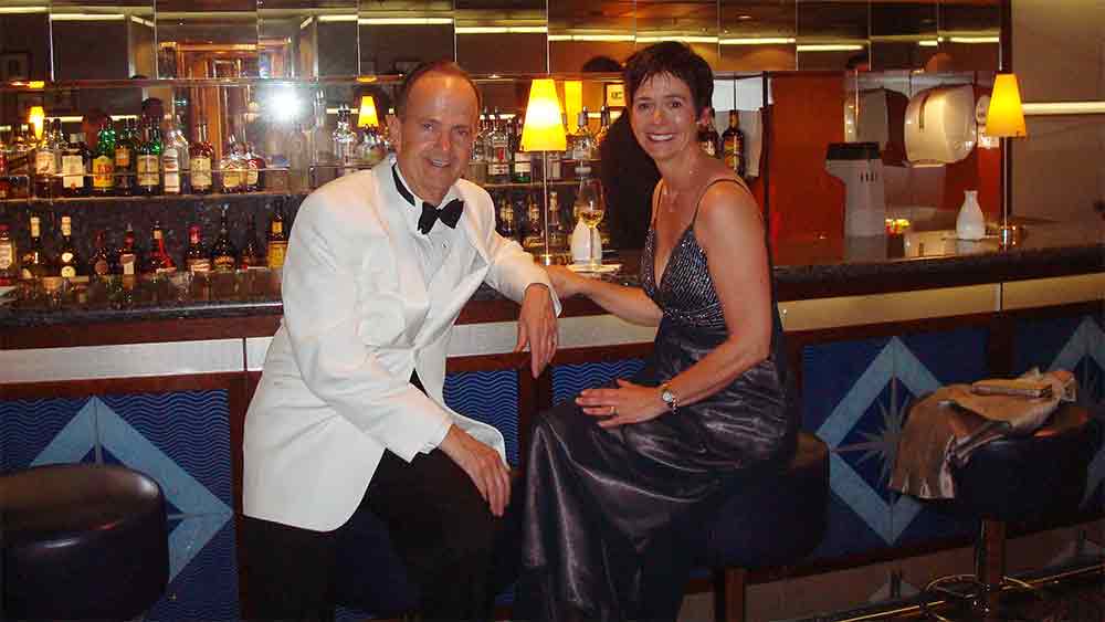 ২০২১ সালে ‘স্কারলেট লেডি’-র উদ্বোধনের পর আমেরিকার সংবাদমাধ্যমের সংস্থারর সিইও টম ম্যাকঅ্যালপিন বলেছিলেন, ‘‘এটি আপনার ঠাকুরমার আমলের ক্রুজ নয়।’’