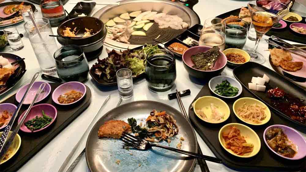 খাদ্যরসিকদের পাশাপাশি প্রমোদতরীতে আসা স্বাস্থ্য সচেতন যাত্রীদেরও খেয়াল রেখেছে সংস্থা। যাত্রীদের জন্য ফিটনেস ক্লাস, বাঞ্জি জাম্পিং শেখানোর ব্যবস্থাও করা হয়েছে। রয়েছে স্পা এবং জিম। হাঁটাচলা করে ওজন ঝরানোর জন্য রয়েছে আলাদা ডেক।