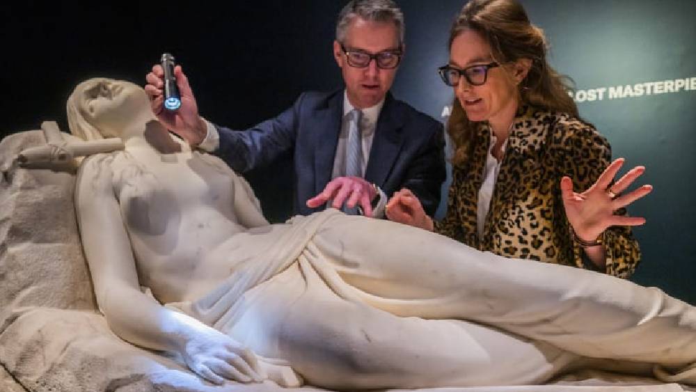 আগামী ৭ জুলাই থেকে নিলামে উঠবে এই ভাস্কর্য।