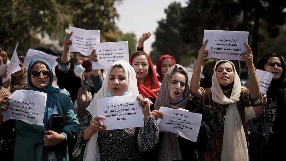 পৃথিবীর মোট ১৪৬টি দেশ থেকে পাওয়া রিপোর্টের ভিত্তিতে তৈরি হয়েছে এই তালিকা। তাতে একেবারে শেষে অর্থাৎ ১৪৬ নম্বরে রয়েছে আফগানিস্তান। গত বছর অগস্ট মাসেই ওই দেশে ক্ষমতার পরিবর্তন হয়েছে। আমেরিকার সেনা আফগানিস্তানের মাটি ছাড়ার পরেই আশরফ গনিকে গদিচ্যুত করে কাবুল দখল নিয়ে সরকার গড়েছে তালিবান।  এই রিপোর্টে তার অভিঘাত রয়েছে বলেই মনে করা হচ্ছে।